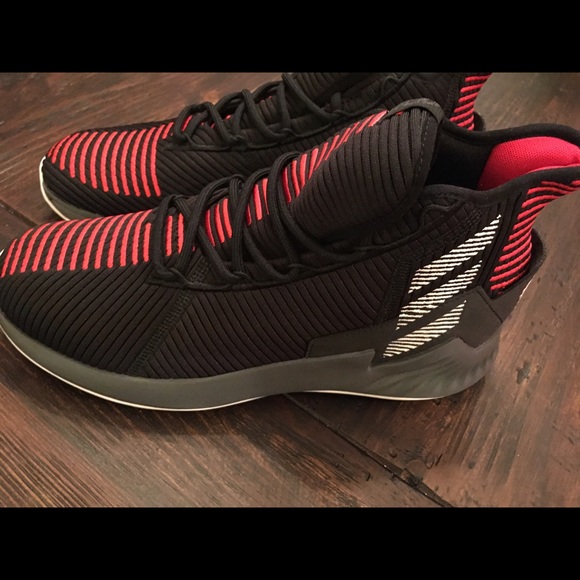 d rose 9 black red